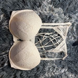 Strappy push up bra